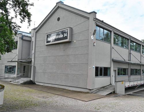 In diesem Gebäude sollen 101 Geflüchtete einziehen. Foto Schlecker