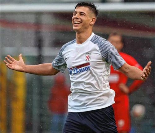 Jubelt wieder über Tore: Leon Simeth.Foto mb.presse