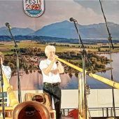 Kabarett, Gstanzln und Lachsalven