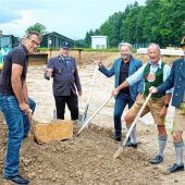 Spatenstich für Feuerwehrhaus Vogling
