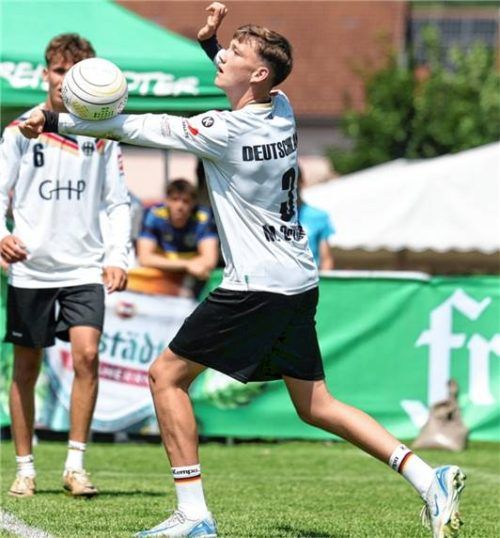 Maxi Ortmeier wusste auf der Mittelmannposition mit zielgenauen Zuspielen zu überzeugen.Fotos MTV Rosenheim