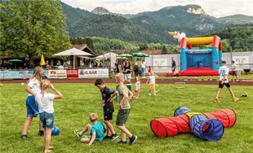 Mit einem vielfältigen Programm für Kinder und Familien feierte der Tennisclub seinen Jahrestag.Foto  Flug