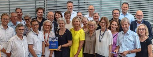 Professor Dr. Philipp Eberwein (vorne, Zweiter von links) und seine Unterstützer. Foto re