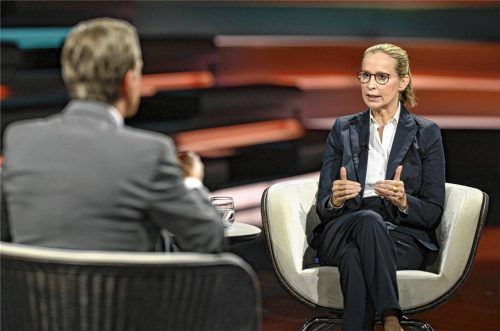 Professorin Frauke Brosius-Gersdorf stellte sich im Fernsehen den Fragen von Markus Lanz, nachdem ihre Wahl an das Bundesverfassungsgericht in einem beispiellosen Vorgang gescheitert war. Seitdem streiten SPD und Union über das weitere Vorgehen. Foto Imago