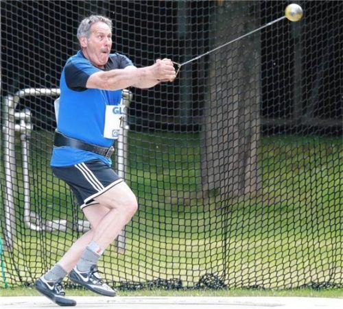 Reinhard Abram aus Bruckmühl wurde bayerischer Meister der Männer M65 im Diskuswurf und holte Silber im Hammerwurf. Fotos Ludwig Stuffer