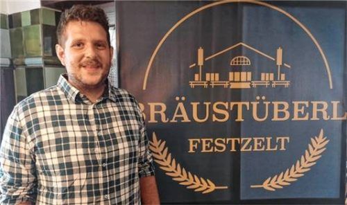 Simon Felber wollte eigentlich nie Festwirt werden – nun feiert er zusammen mit Dominic Wright mit dem „Bräustüberl Festzelt“ Premiere auf dem Haager Herbstfest.