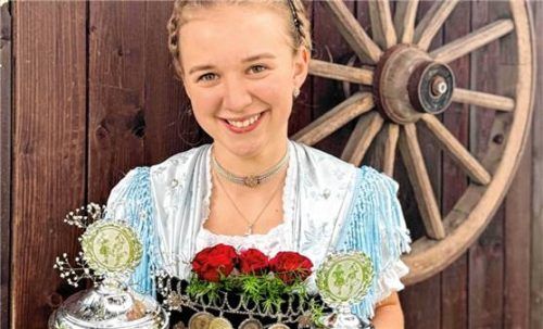 Stolze Teilnehmerin: Bei den Dirndl 2009/2010 erreichte Luzia Kunsler mit der Tagesbestleistung aller Dirndl den ersten Platz.