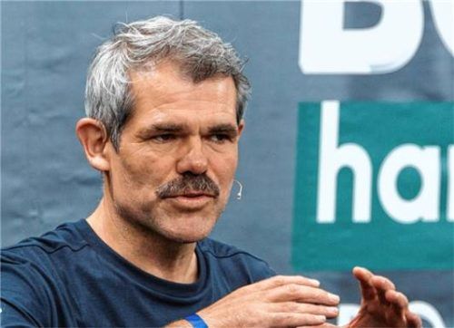 Teammanager Ralph Denk spricht im Podcast Inside Red Bull-BORA-hansgrohe über den Start in die Frankreichrundfahrt. Foto IMAGO/Oryk HAIST