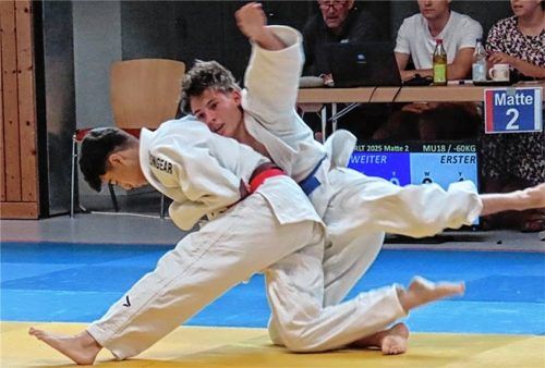 Tögings Nihad Ahadli wirft hier seinen Gegner und gewann Bronze.Foto re