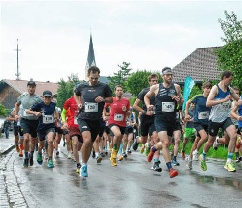 Tolle Leistungen trotz nasskaltem Wetters.Foto Berger