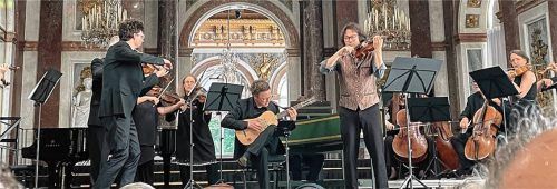 Überschwängliche Spielfreude, Detailverliebtheit, Transparenz und großartige Dynamik zeichnete das Konzert von Concerto Köln – mit Konzertmeister Shunske Sato als Solisten – aus. Foto  Kirchner