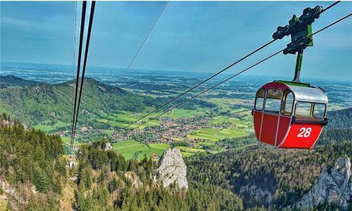 Um den Neubau der Kampenwandseilbahn wird seit Jahren gestritten. Der Chiemsee-Alpenland-Tourismusverband fordert eine zeitnahe Entscheidung, damit die Unsicherheit für Region und Betreiber endet. Foto Reiter