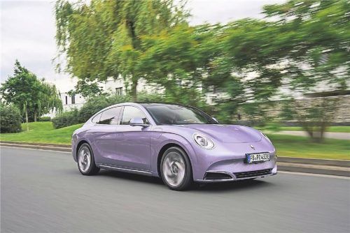 Verwechslung nicht ausgeschlossen, sondern vermutlich erwünscht: Auf den ersten Blick erinnern die Kugelleuchten des viertürigen Coupés Ora 07 GT an eine Luxuslimousine aus Zuffenhausener Produktion.Foto GWM