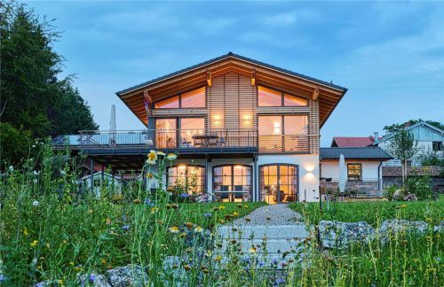 Von unschätzbarem Wert: ein eigenes Zuhause. Wenn es dann noch wertstabil gebaut ist, nach den eigenen Wünschen, ist es ein Grundstein für ein zufriedenes Leben.