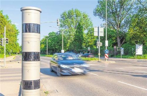 Wenig Gnade für Raser: Bei einem Blitzer innerorts gibt es einen Toleranzabzug von gerade einmal drei km/h. Foto Imago