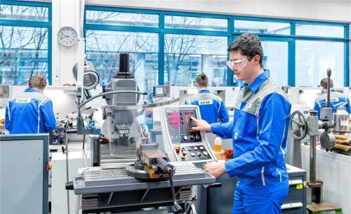 Wer einen spannenden Beruf sucht, der zu den eigenen Fähigkeiten passt, ist hier genau richtig. Fotos Georg Willmerdinger/Wacker Chemie AG