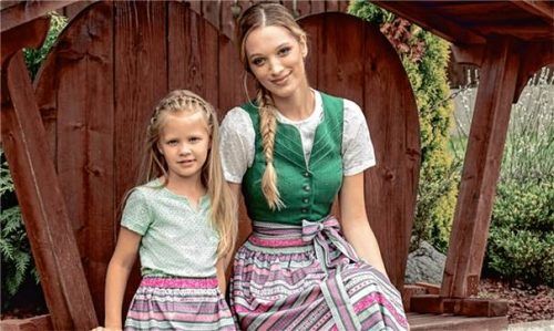 Wie wäre es mit einem Mutter-Tochter-Partnerlook? Fotos Trachten Stoiber
