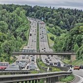 Leben im Autobahn-Dorf