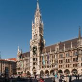 Rathaus: Arbeiten an der Turmuhr