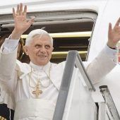 Als Benedikt über Marktl schwebte