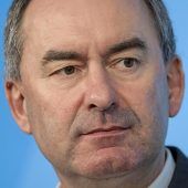 Flugblatt-Affäre: Ex-Lehrer muss weiter bangen