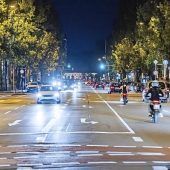 Pedelec-Fahrer kracht in Auto