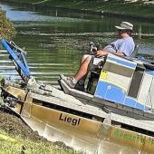 Algen-Mäher am Schlosskanal