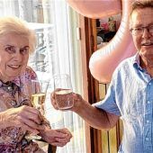 Bayernbund gratuliert Elfriede Göppelhuber zum 90.