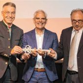 Schlüsselübergabe an der Wirtschaftsschule Alpenland