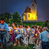 Lichter, Gesang und Gemeinschaft – Marienprozession erleuchtet Samerberg