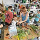 Riechende Kräuter und bunte Blumen