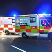 Reisebus prallt auf Lkw bei Irschenberg
