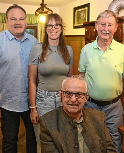 Bedankten sich für den steten Mitgliederzuwachs und die großherzige Spendenbereitschaft: (von links) Kassier Marcus Land, Zweite Vorsitzende Stefanie Donabauer, Vorsitzender Herbert John und Schriftführer Franz Ruprecht. Foto re