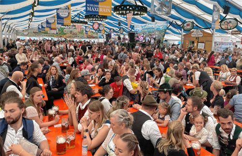 Das diesjährige Volksfest des SV Bruckmühl war wieder einmal ein überregionales gesellschaftliches Ereignis mit Umsatzplus. Foto neuwirth