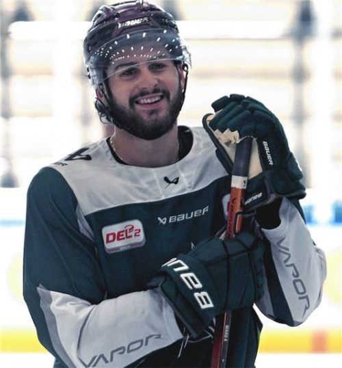 Das ist der Neue: Dimitri Mikrogiannakis beim ersten Training in Rosenheim.Foto Hans-Jürgen Ziegler
