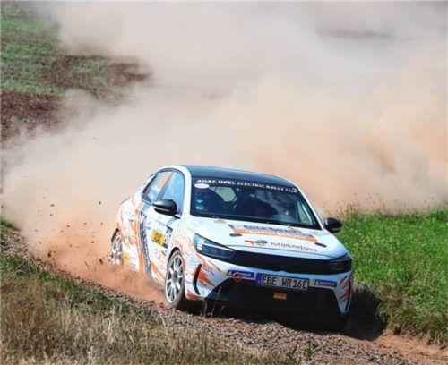 Das Team mit den Piloten Johannes Wittenbeck und Maximilian Kugler in voller Aktion.Foto Sascha Dörrenbächer