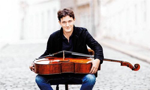 Der Cellist und Intendant der Sommerkonzerte, Maximilian Hornung. Die Konzertreihe startet bereits am kommenden Montag.Foto Wesely
