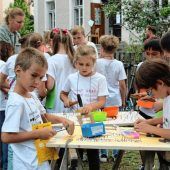 Farbenfrohes Schulfest feiert die Vielfalt