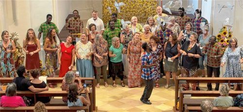 Die Kraft der Musik bringt Menschen zusammen, wie beim Konzert in der Kirche St. Laurentius eindrucksvoll zu erleben war. Foto Renoth