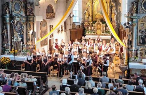 Die Musiker erhielten viel Beifall von den Gästen.Foto Rott