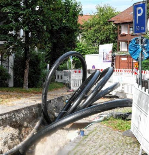 Die neuen Leitungen für Nahwärme müssen verlegt werden. Merk