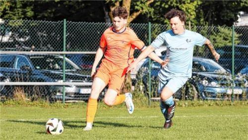 Die SG Chieming/Grabenstätt (links) besiegte die DJK Traunstein mit 4:0.Foto Christian Mühlhofer
