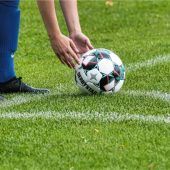 Freundschaftliches Kicken zum Jubiläum