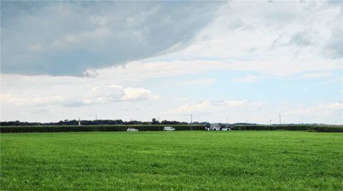 Die Umgebung von Westerndorf St. Peter und Langenpfunzen ist sehr ländlich. Verkehrstechnisch ist Westerndorf St. Peter durch die B15 sehr gut angebunden. Eine Stadtbushaltestelle sorgt für regelmäßige Verbindungen in Richtung Rosenheim, Pang, Aising und Aisingerwies. Fotos karin Zehentner