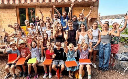 Die Vorfreude ist groß: Das Ensemble startet jetzt in die Proben für die „rote Zora“.Foto Ammelburger