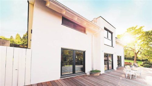 Faktor Sonnenstand: Wie platziert man das Haus am besten auf dem Grundstück? Foto Fingerhut Haus