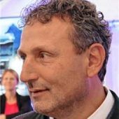 Slot-System mit einem großen Haken