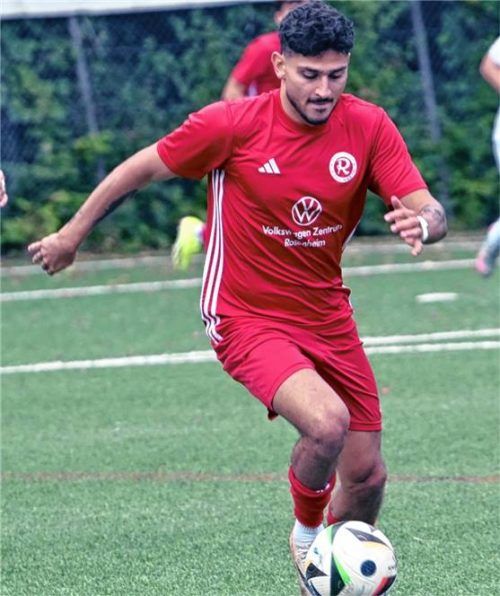 Gut angekommen in Rosenheim: Eren Emirgan war der Matchwinner gegen Hallbergmoos.Foto Hans-Jürgen Ziegler