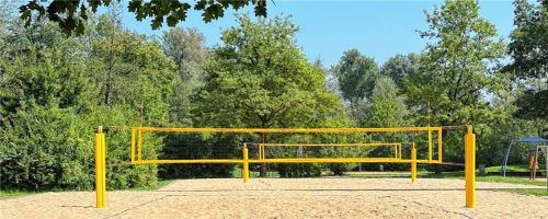Hier kann ab sofort gepritscht, gebaggert und geschmettert werden: Am Happingerausee stehen ab sofort zwei neue Beachvolleyballfelder zur Verfügung. Foto Stadt Rosenheim