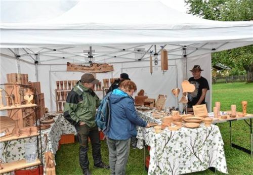Holz aus der Region beim Brandmaler.Foto  Wunderlich
